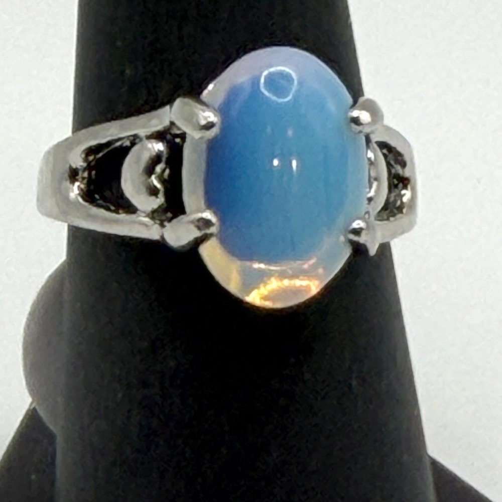 Opalite Glass Cabochon Ring Heart Shank Silver Tone Women's Size 8 New Unsigned